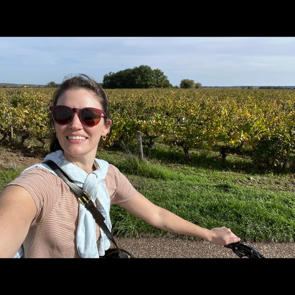 Meet your Posher, Bridget - Picture 1 of 1